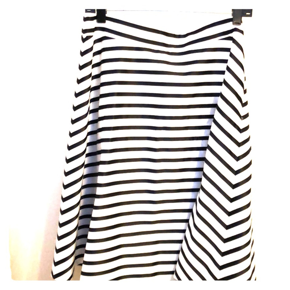 A-line black and white striped skirt